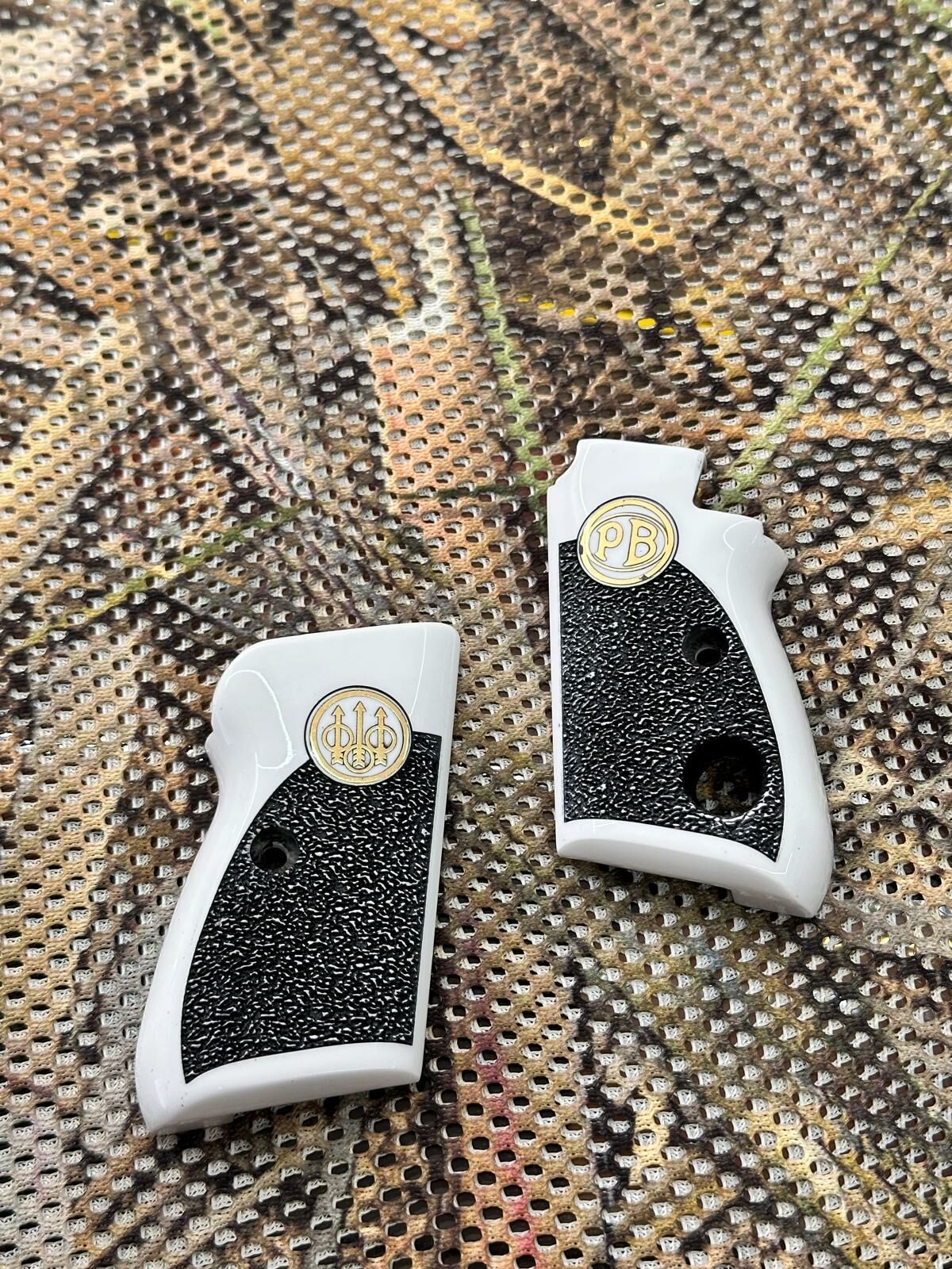 Beretta Düğmeli Tabanca Kabze