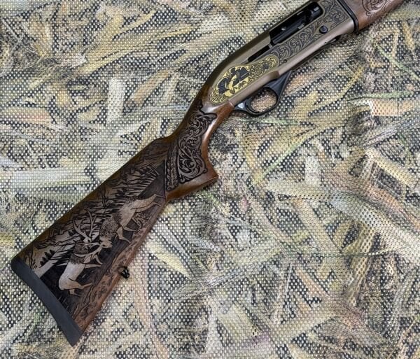 Üzümlü Full Gravürlü Özel İşlemeli Otomatik Av Tüfeği
