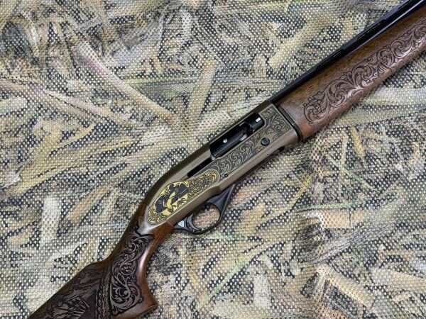 Üzümlü Full Gravürlü Özel İşlemeli Otomatik Av Tüfeği