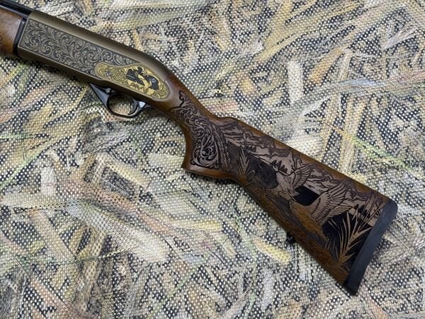 Üzümlü Full Gravürlü Özel İşlemeli Otomatik Av Tüfeği