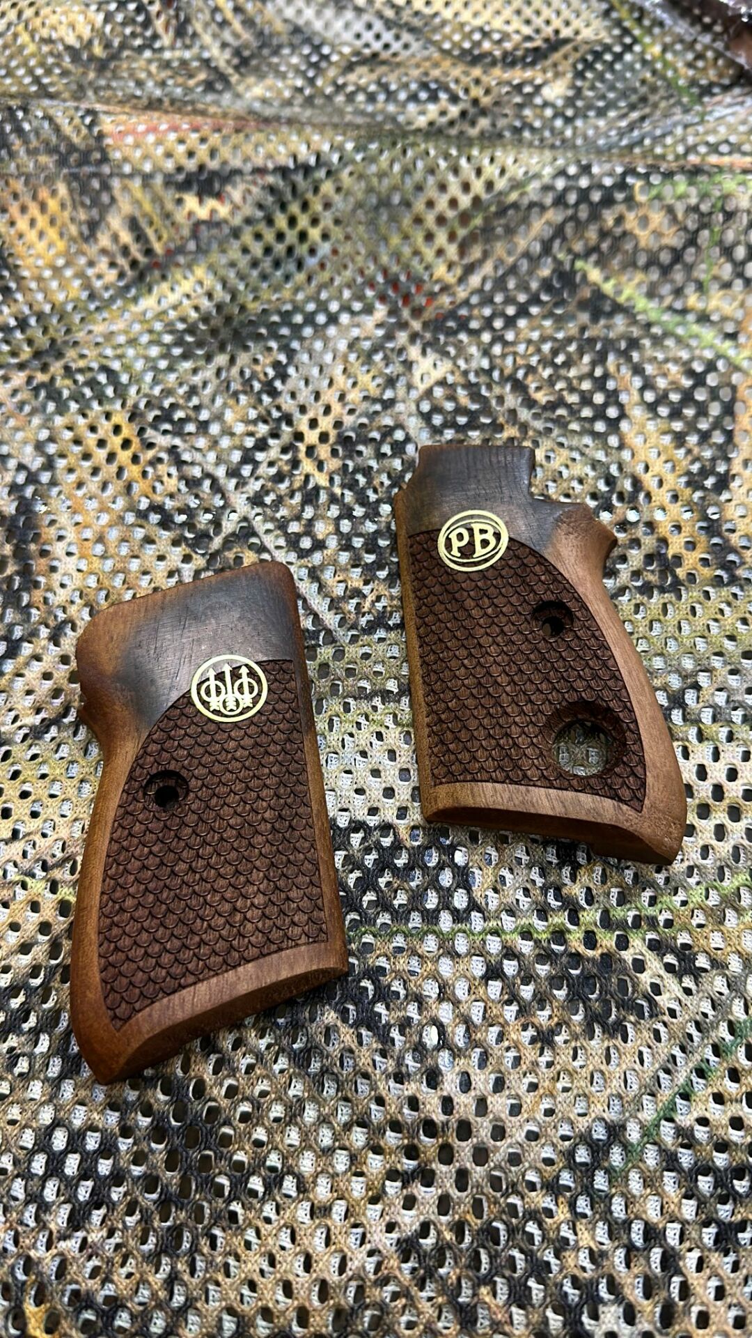Beretta Düğmeli Tabanca Kabze