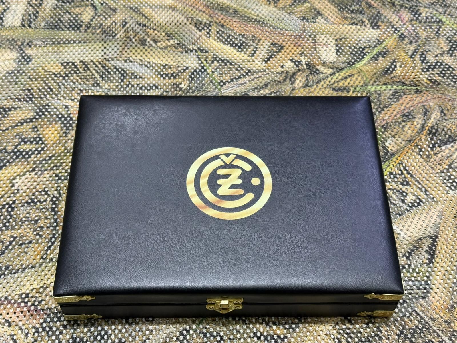 Cz Tabanca Çantası Süngerli