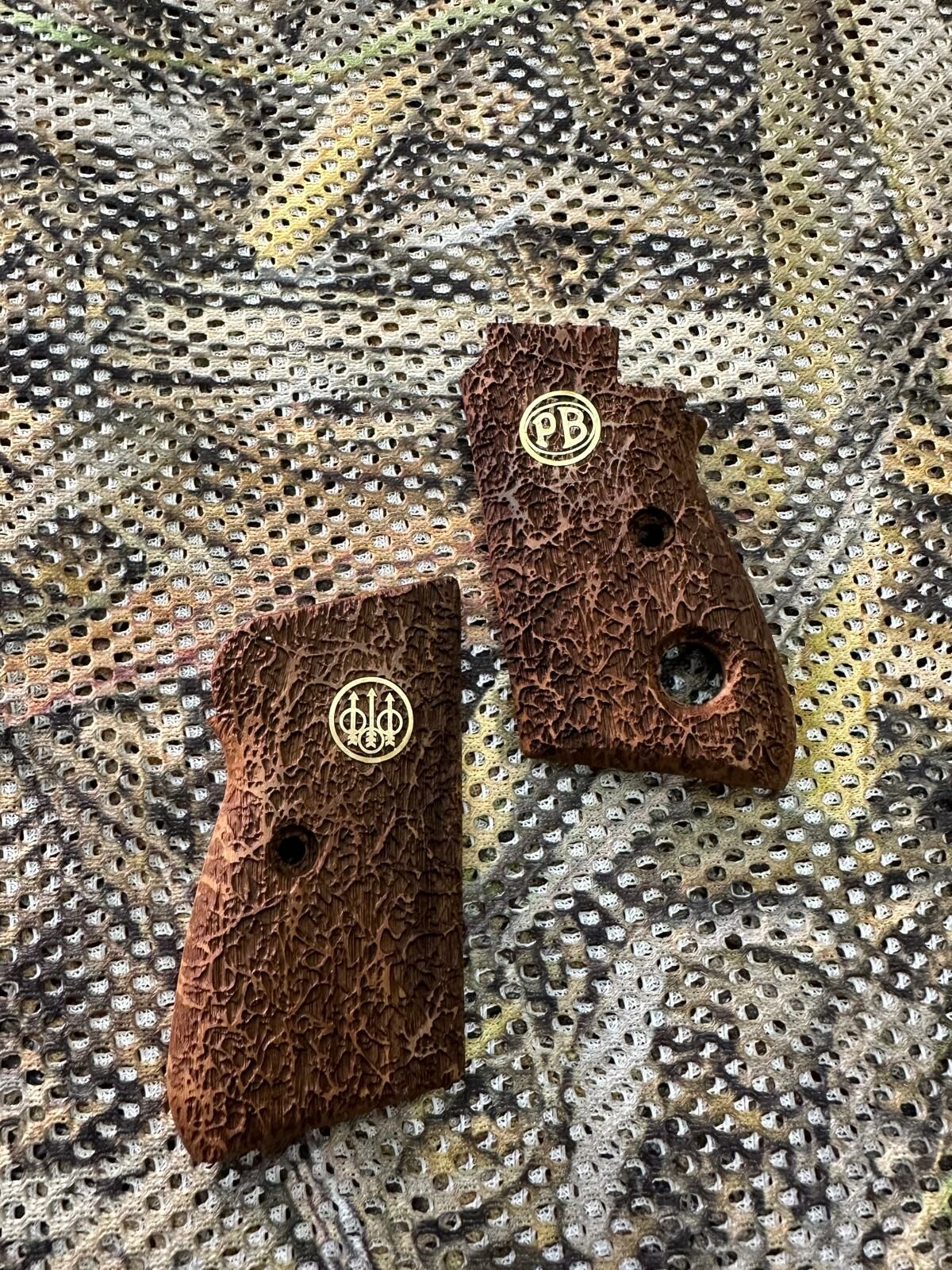 Beretta Düğmeli Tabanca Kabze