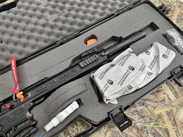 Typhoon F12 Siyah 12 Cal. Şarjörlü Av Tüfeği